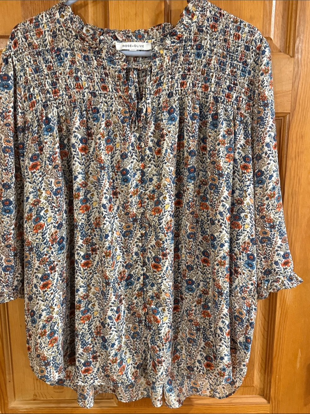 Rose & Olive floral button down blouse size 1X.